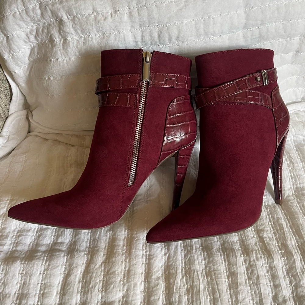 Ankle boots for women, size 8 brand new